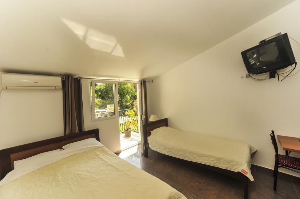 Mijovic Apartments Budva Rum bild