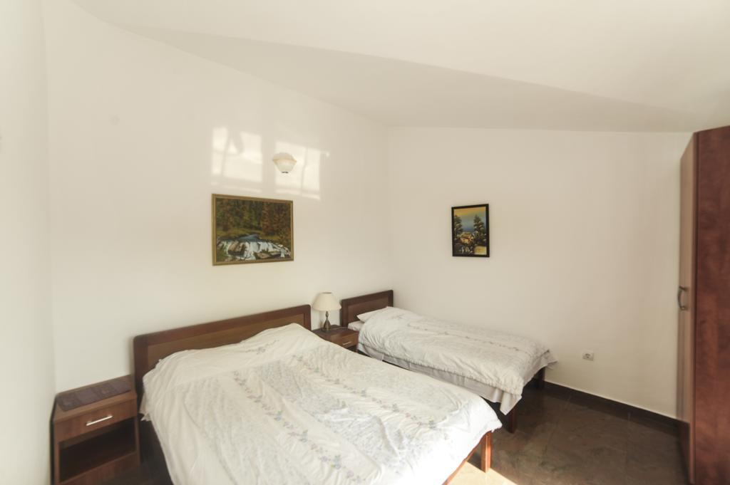 Mijovic Apartments Budva Rum bild